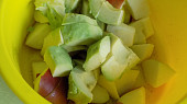 Jablečno-avokádový salát