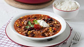 Krůtí chilli s kukuřicí (V tlakovém hrnci připravíte vydatnou večeři pro celou rodinu během chvilky! Vsaďte třeba na lahodné pestré chilli. Do hodiny můžete servírovat!)