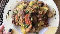 Quinoa s uzeným tofu a hlívou