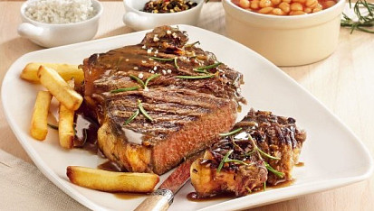 Steak z vysokého roštěnce v červené curry pastě podle Ondřeje Slaniny
