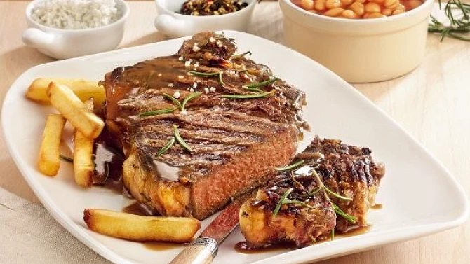 Steak z vysokého roštěnce v červené curry pastě podle Ondřeje Slaniny