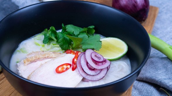 Thajská pálivá kuřecí polévka, Každodenní vaření je skvělé čas od času obohatit o nějaký netradiční recept.