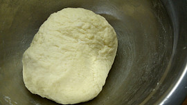 Vepřová kotleta s houskovým knedlíkem