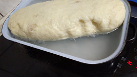 Vepřová kotleta s houskovým knedlíkem