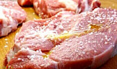 Vepřové vařené maso v pikantní pastě, Vepřové plecko,nebo lalok,nebo kýta.