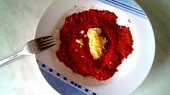 Vepřové vařené maso v pikantní pastě, Paprika a lisovaný česnek