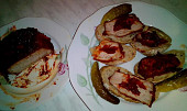 Vepřové vařené maso v pikantní pastě (Hotovo,podáváme,dobrou chuť...)