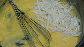 Bramborová kaše s česnekem a se sýrem