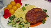 Grilovaná krkovice a bramborovo-květáková kaše s koprem