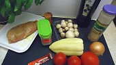 Kuřecí prsa s rajčaty, paprikou a žampiony