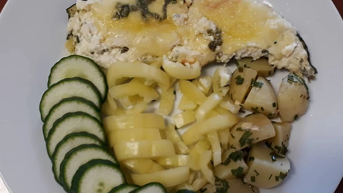 Plněná cuketa, zapečená s mozzarellou