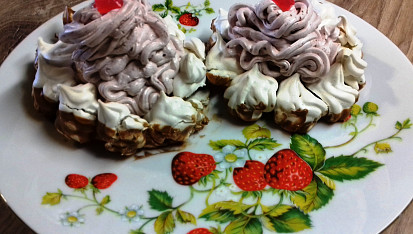 Sněhové dortíčky s jahodovým krémem