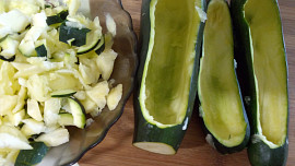 Zapékané plněné cuketky