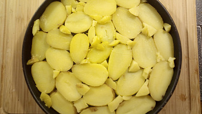 Bramborový cibulový koláč