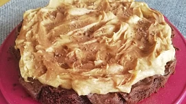 Kakaové brownies s arašídovým krémem