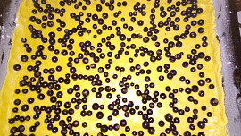 Koláč s rybízovou pěnou