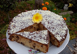 Mandlová buchta (bábovka, muffiny) s čokoládou