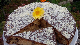 Mandlová buchta (bábovka, muffiny) s čokoládou