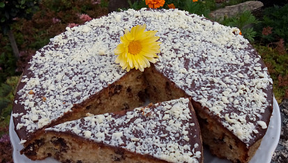 Mandlová buchta (bábovka, muffiny) s čokoládou