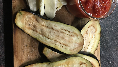 Melanzane alla parmigiana -  lasaně z lilků, Melanzane alla parmigiana -  lasaně z lilků  @5jideldenne