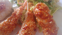 Parmezánovo sezamové kuřecí nugetky s volnou variací na coleslaw
