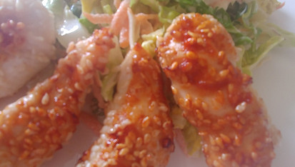 Parmezánovo sezamové kuřecí nugetky s volnou variací na coleslaw