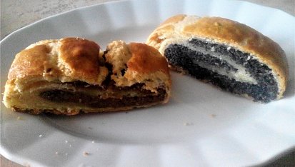 Štrúdl z bílého jogurtu, S ořechovou a makovou náplní 2.