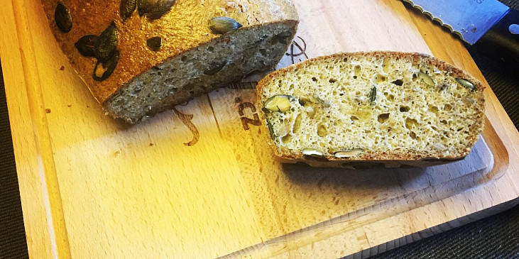Tahini chleba - sezamový chleba bez mouky (Tahini chleba @5jideldenne)