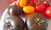 Těstoviny s třemi druhy rajčat