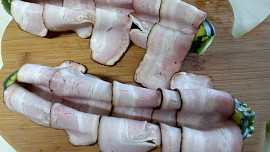 Zapékané cukety se slaninou