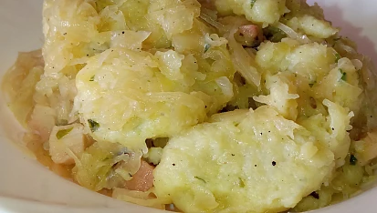 Bramborové noky s česnekem a bylinkami z jedné pánve