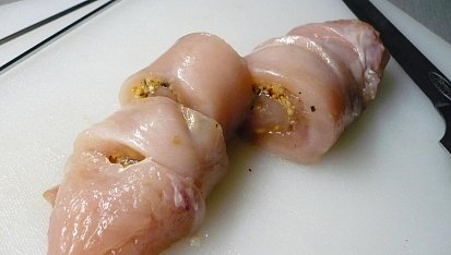 Kuřecí špíz s brambory na grilu