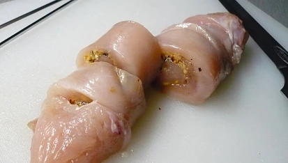 Kuřecí špíz s brambory na grilu