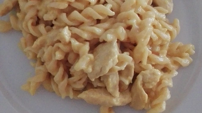 Rychlé kuřecí nudličky na kari