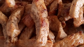 Smetanová kari cuketa s masovými nudličkami