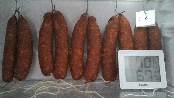 Španělská sušená klobása chorizo