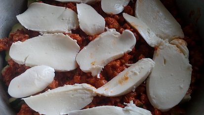 Zapečená cuketa / lilek s mletým masem a mozzarellou