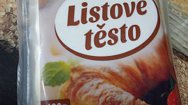 Závin z mraženého listového těsta s jablíčky