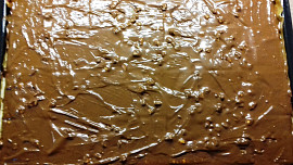 Krémový koláč se sušenkami a čokoládou