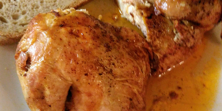 Kuře pečené na talíři - skoro dietní,  ale moc dobré