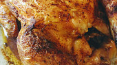 Kuře pečené na talíři - skoro dietní,  ale moc dobré, Upečeno, hotovo a jde se jíst!
