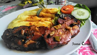 Pečená uzená krkovička s ostřější Passata di Cipolla