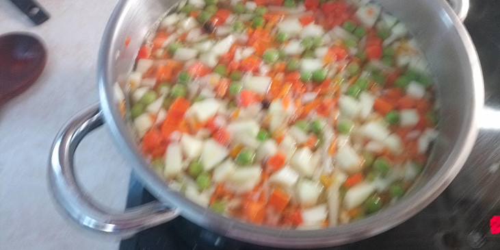 vaříme 10-15 min-zelenina nesmí moc změknout!