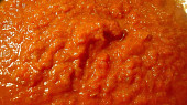 Tagliatelle s cibulovo-rajčatovou omáčkou a prosciuttem