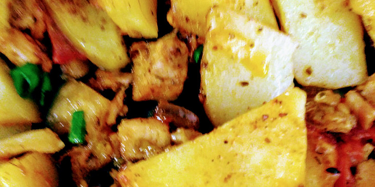 Zapečené brambory s vařeným vepřovým masem