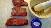 Hovězí "à la pastrami " do baget a skvělé okurkové řezy