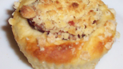 Koláč kynutý litý s ovocem, koláč v muffinkové formičce