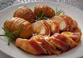 Kuřecí prsa pečená s bramborami na soli
