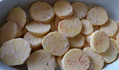 Kuřecí řízky dopékané na bramborách