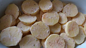 Kuřecí řízky dopékané na bramborách